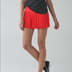 Lulu lemon Pleat to Street Skirt